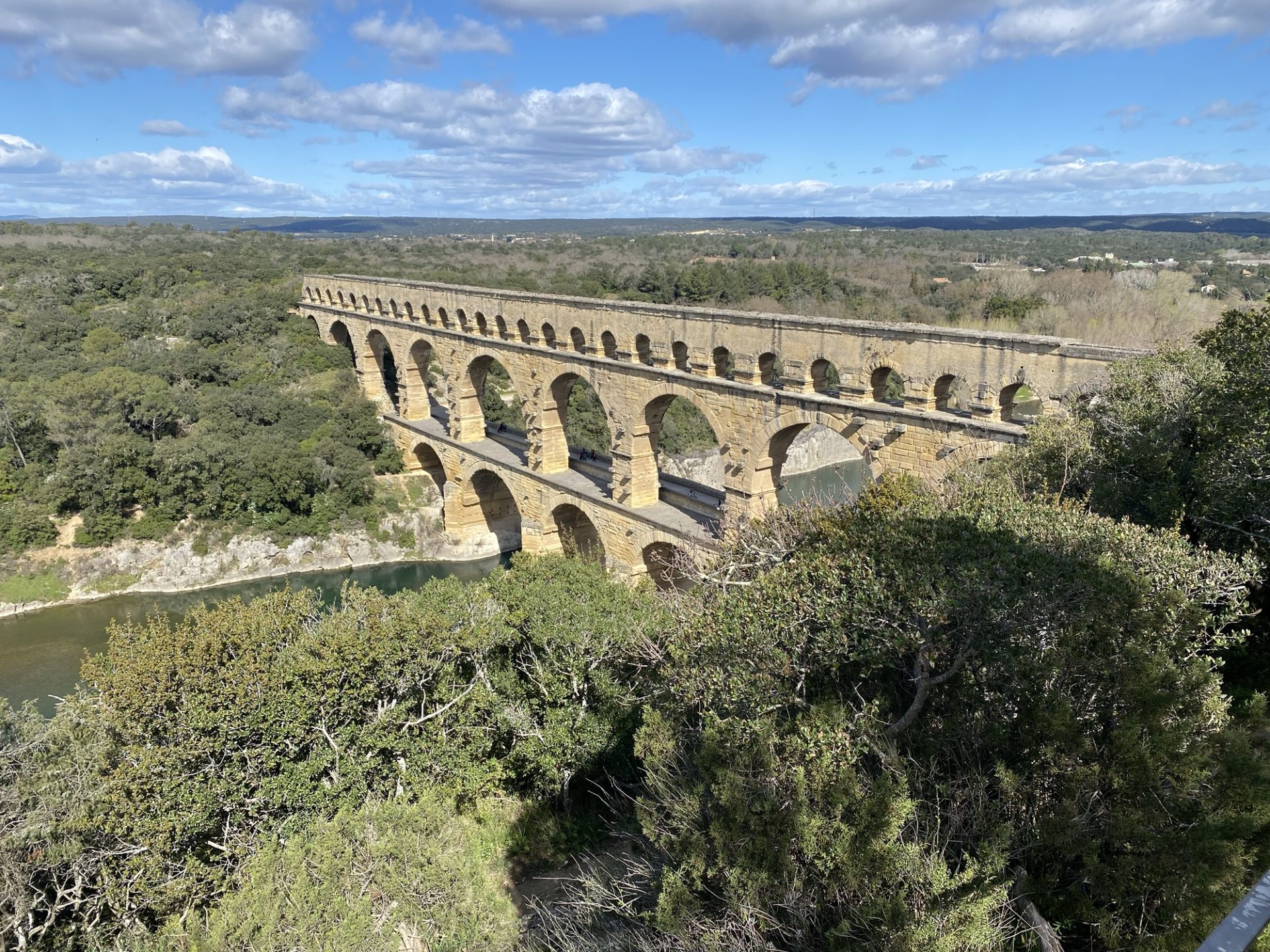 rive droite pont du gard